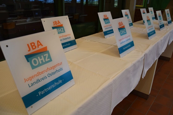2021-10-15 JBA Schilderübergabe_1.jpg