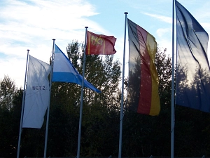 Fahnen zur Partnerschaft
