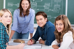 junge Leute Azubis Team lernen&nbsp;&copy;&nbsp;Fotolia.com