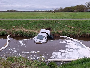 ölsperren wörpe.jpg Ölunfall Gewässer © Landkreis Osterholz