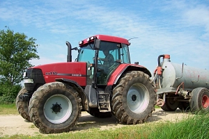 Trecker mit Gülleanhänger